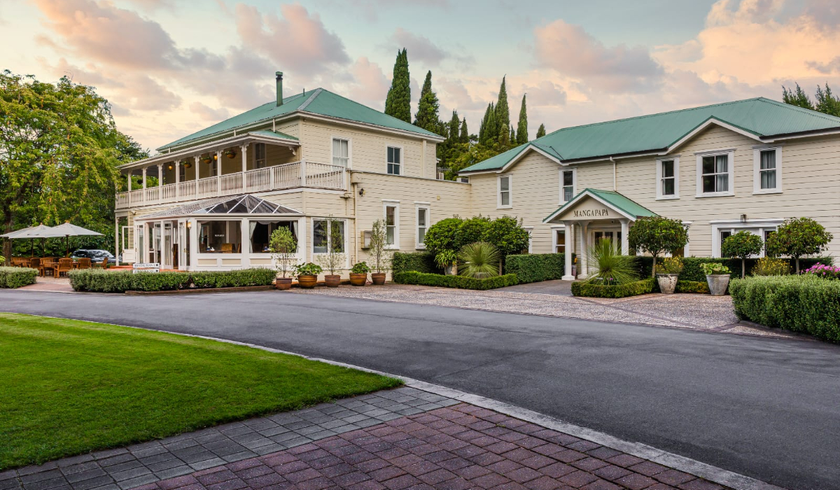 hotel exterior hawkes bay